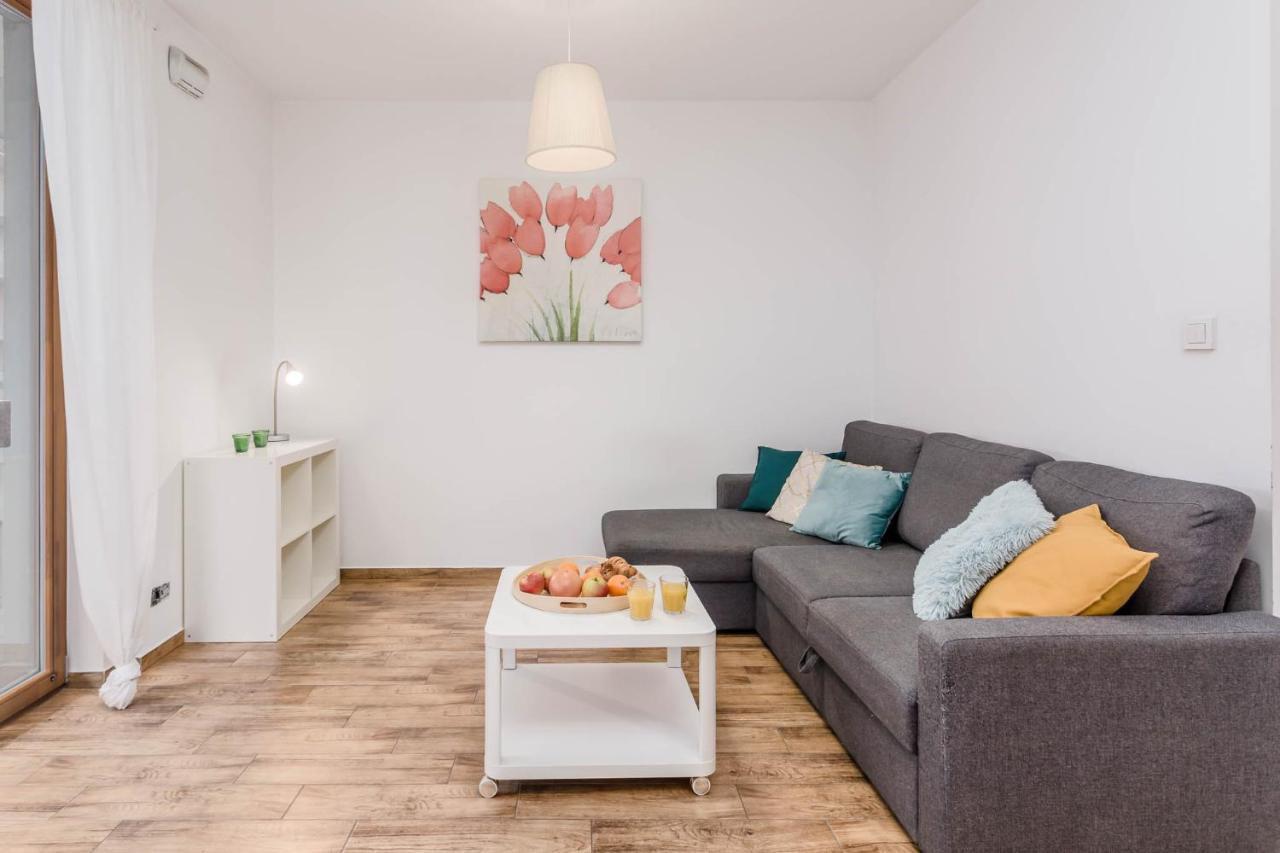Chill Apartments Wola Center ワルシャワ エクステリア 写真