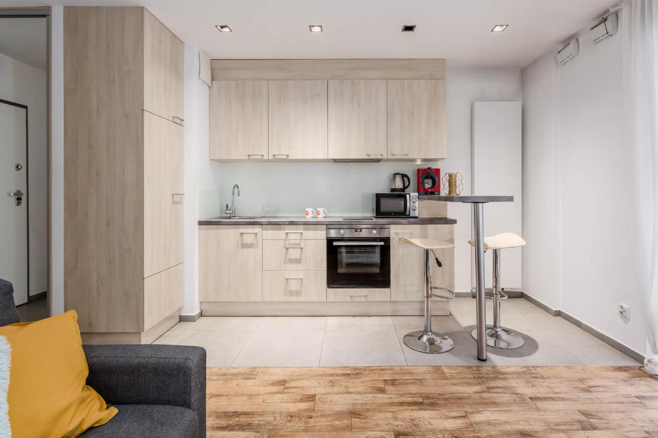Chill Apartments Wola Center ワルシャワ エクステリア 写真