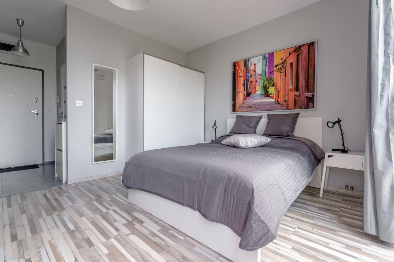 Chill Apartments Wola Center ワルシャワ エクステリア 写真